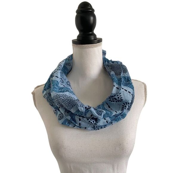 Blue & Multicolor Boho Print Women’s Fashion Infinity Style Scarf Size OSFM - Picture 2 of 2
